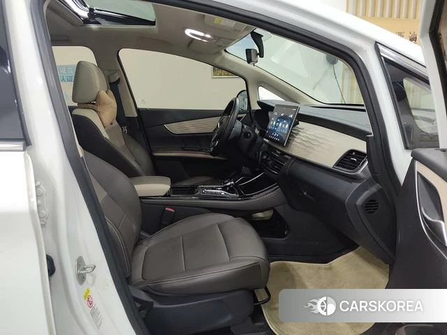 BYD Song MAX DM 2023 Белый из Китая