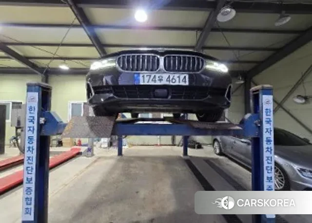 BMW 5 Series (G30) 2022 Черный из Кореи