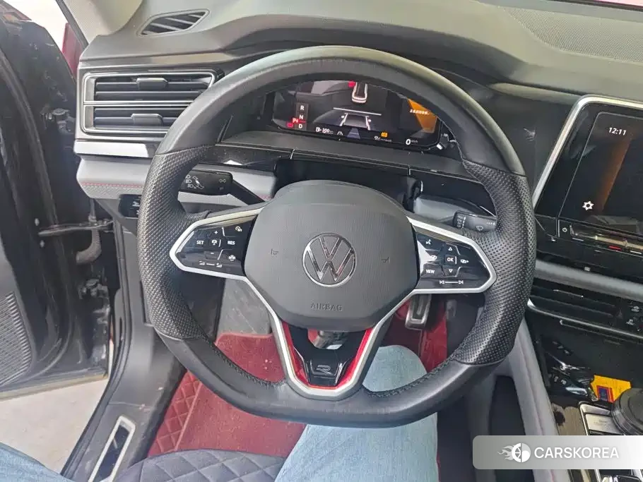 Volkswagen Touareg 2024 Черный из Китая