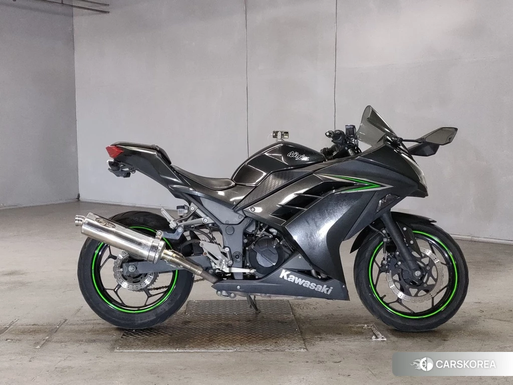 Проданный Kawasaki NINJA 250 2016 из Японии