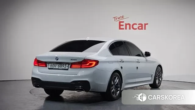 BMW 5 Series (G30) 2018 Белый из Кореи