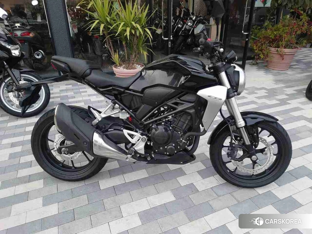 Проданный Honda CB250R 2018 из Японии
