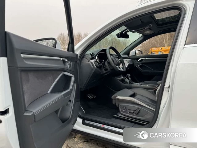 Audi Q3 2024 Белый из Китая