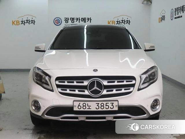 Mercedes-Benz GLA-Class X156 2018 Белый из Кореи