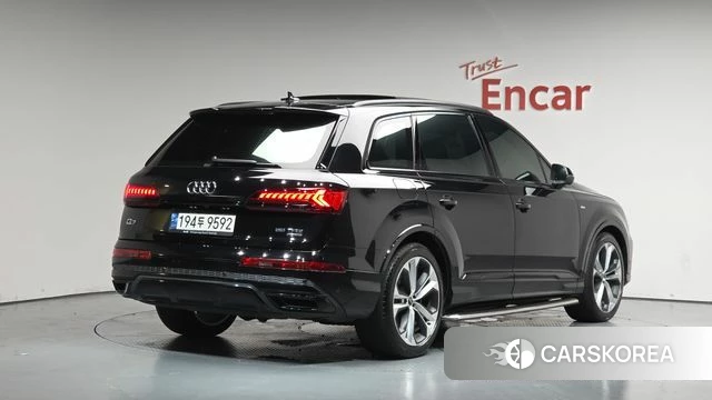 Audi Q7 (4M) 2022 Черный из Кореи