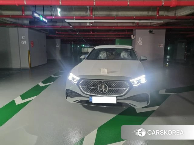 Mercedes-Benz E-Class W214 2026 Серебристо-серый из Кореи