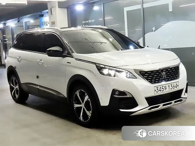 Peugeot 5008 second generation 2019 Белый из Кореи