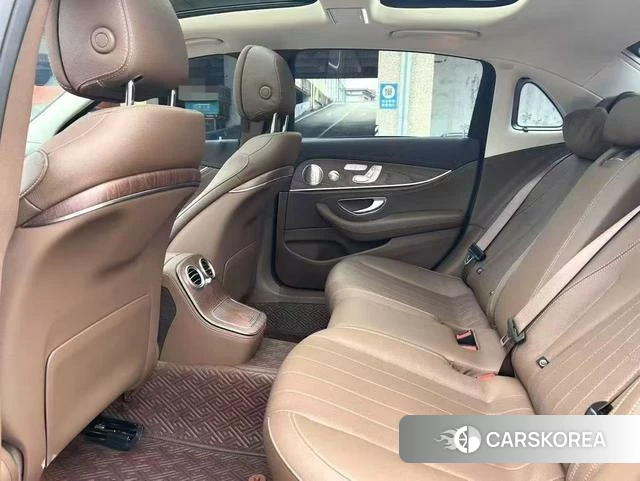 Mercedes-Benz E-class 2023 Черный из Китая
