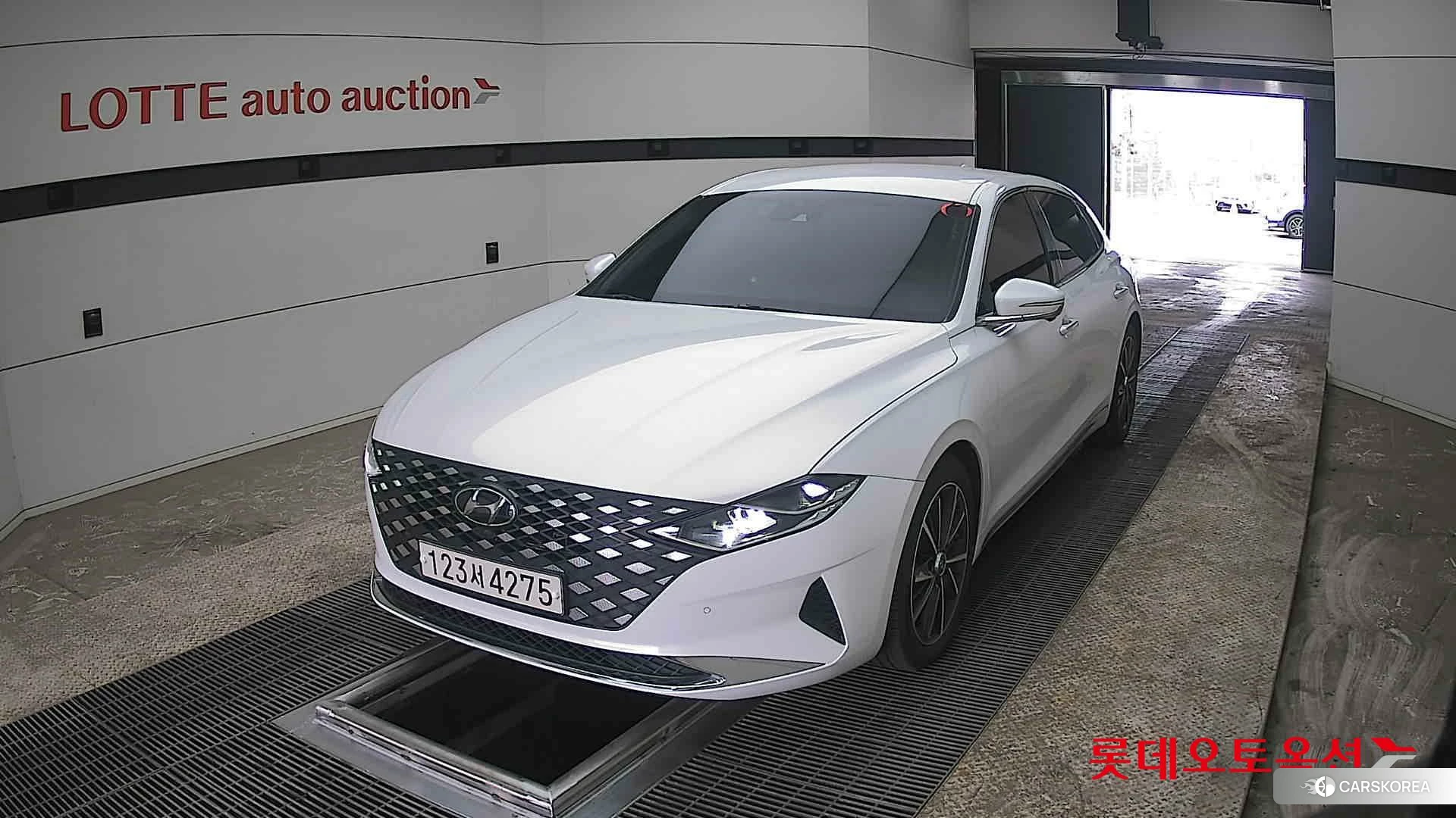 Hyundai Grandeur 2020 White cream (optional) из Кореи