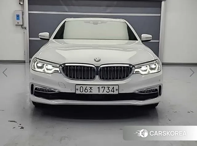 BMW 5 Series (G30) 2018 Белый из Кореи