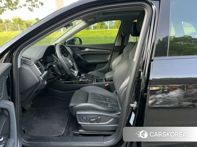 Audi Q5L 2023 Черный из Китая