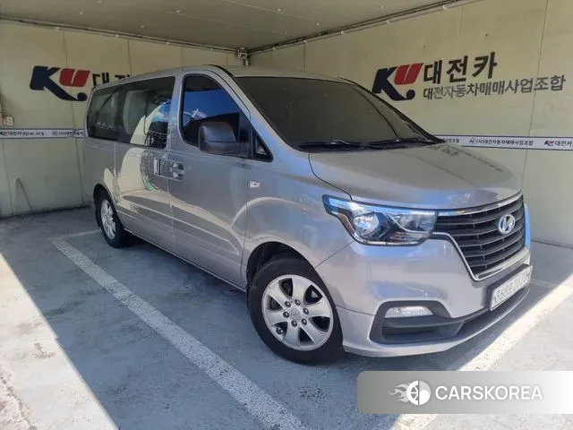 Hyundai The New Grand Starex 2018 Серебристо-серый из Кореи