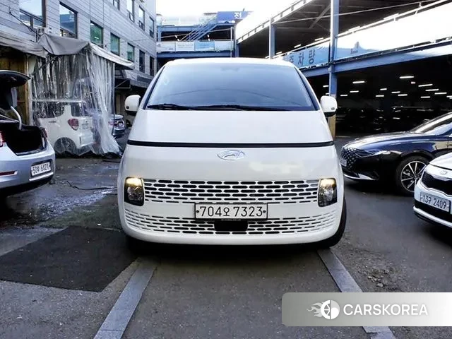 Hyundai Staria 2023 Белый из Кореи