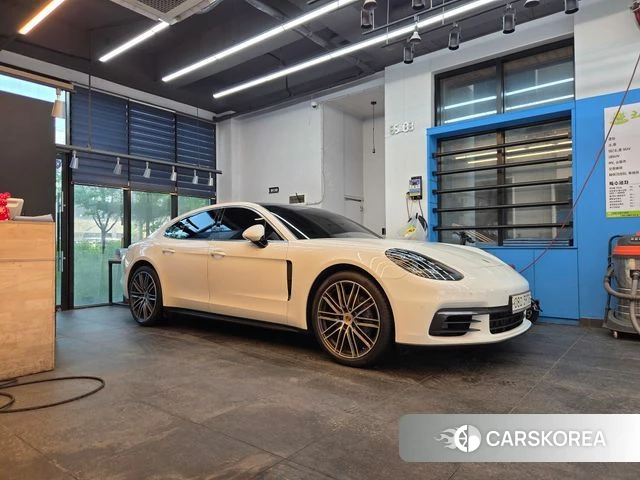 Porsche Panamera (971) 2018 Белый из Кореи