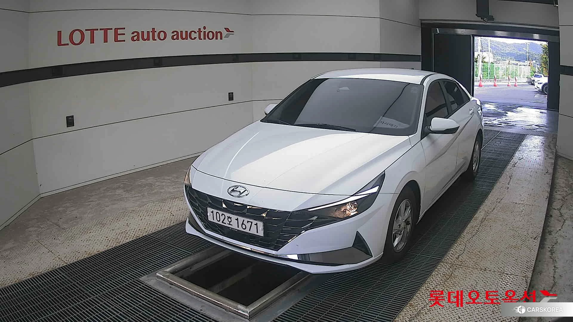 Hyundai Avante 2021 Polar White из Кореи