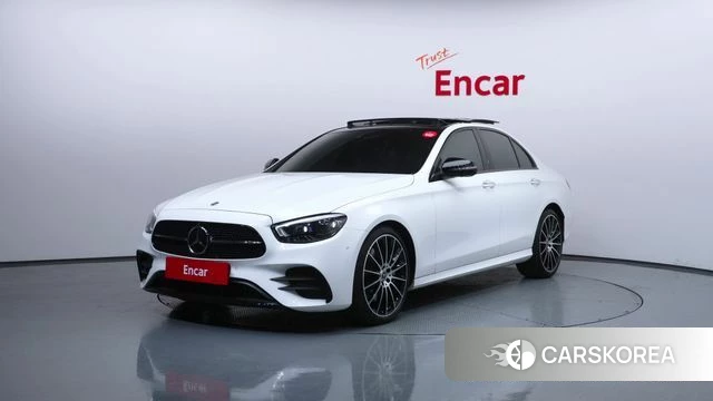 Mercedes-Benz E-Class W213 2023 Белый из Кореи