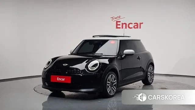 Mini Cooper C 4th generation 2025 Черный из Кореи