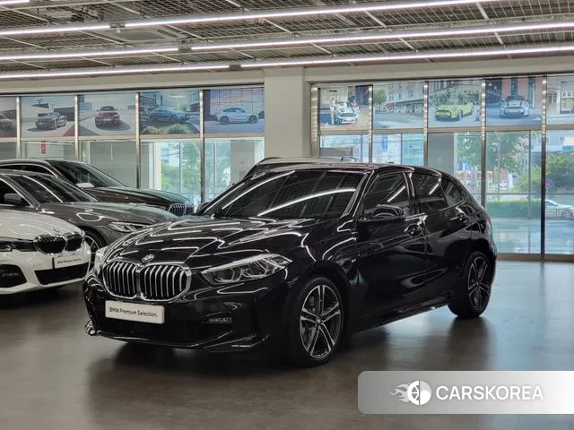 BMW 1 Series (F40) 2024 Черный из Кореи