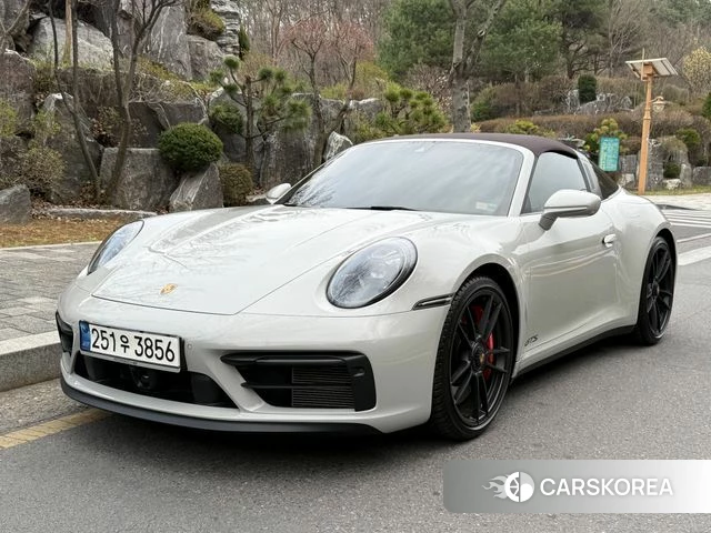 Porsche 911(992) 2024 Серебристо-серый из Кореи