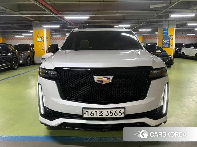 Cadillac Escalade 5th Generation 2023 Белый из Кореи
