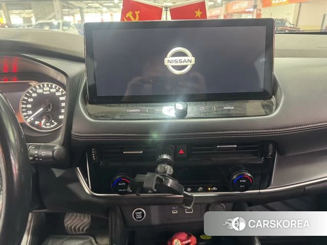 Nissan Qijun 2022 Белый из Китая
