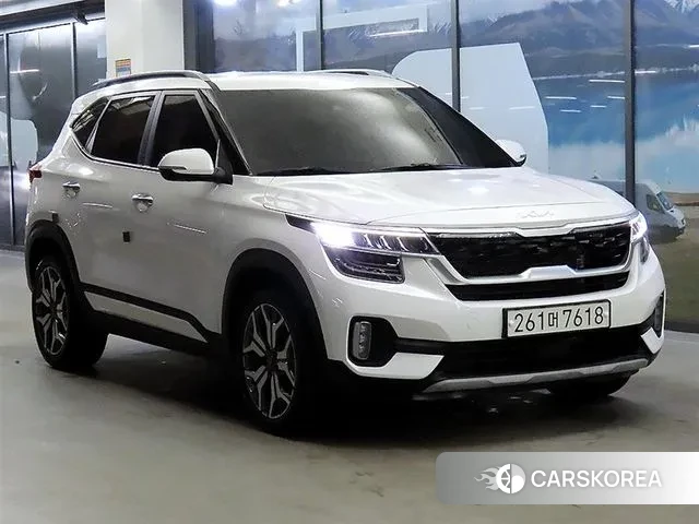 Kia Seltos 2022 Белый из Кореи