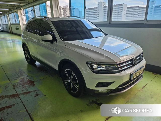 Volkswagen Tiguan second Generation 2020 Белый из Кореи