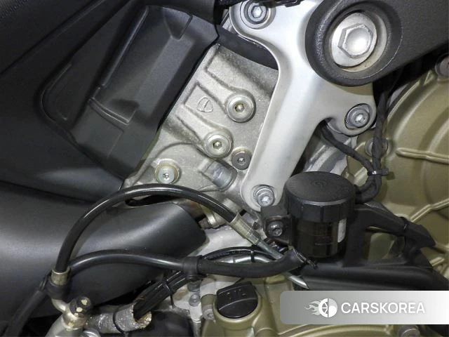 Engine photo