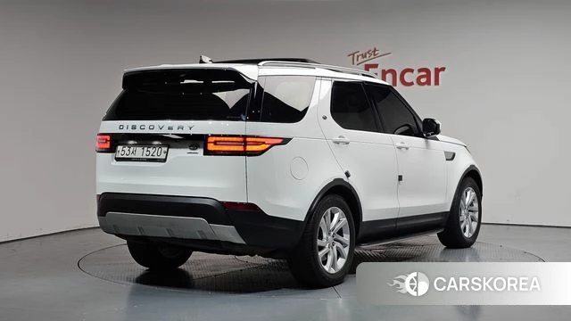 Land Rover Discovery 5 2019 Белый из Кореи