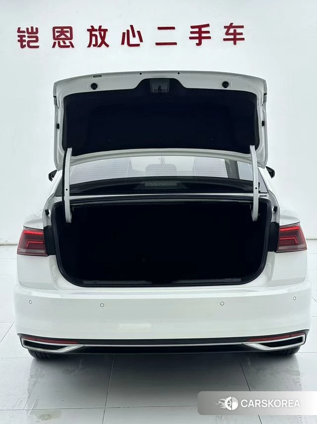 Volkswagen Bora 2022 Белый из Китая