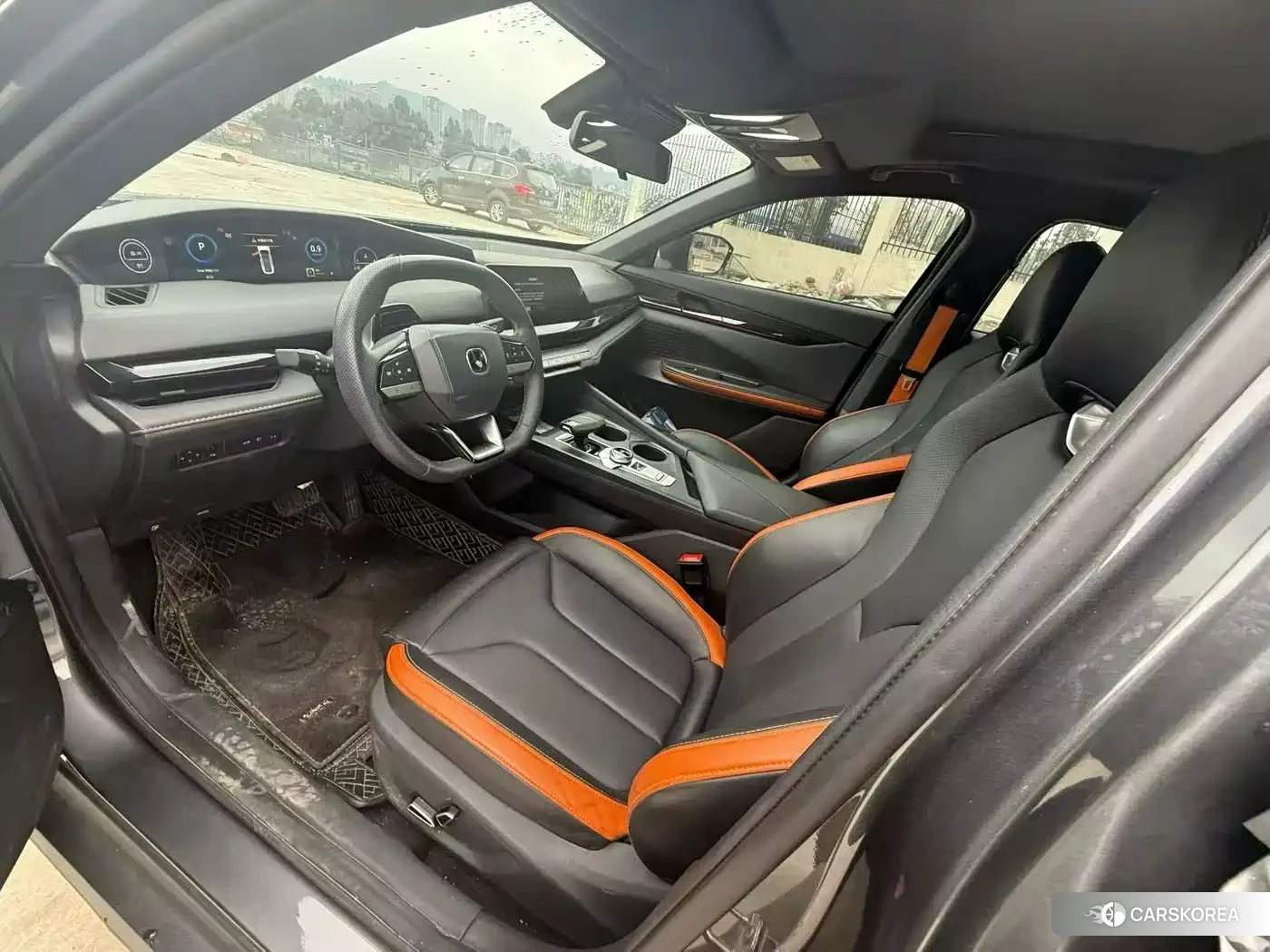 Chang'an Changan UNI-V 2024 Silver/gray из Китая