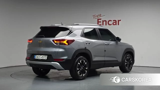 Chevrolet (GM Daewoo) Trailblazer 2023 Серебристо-серый из Кореи