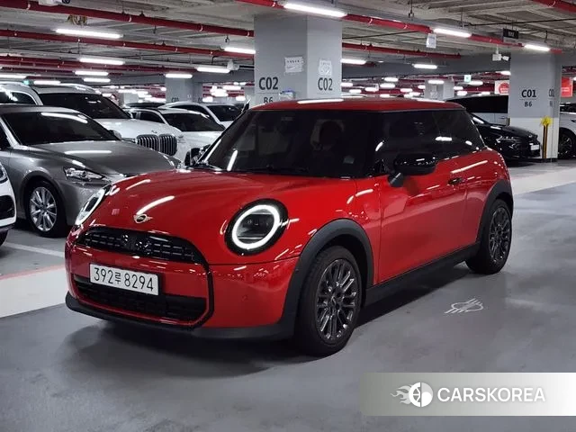 Mini Cooper C 4th generation 2024 Красный из Кореи