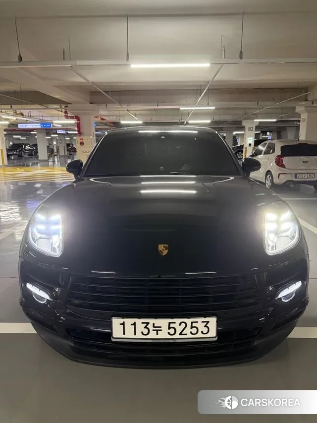 Porsche Macan 2019 Черный из Кореи