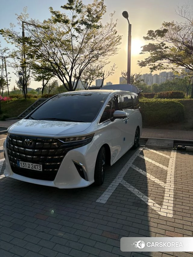 Toyota Alphard 4th Generation 2025 Белый из Кореи