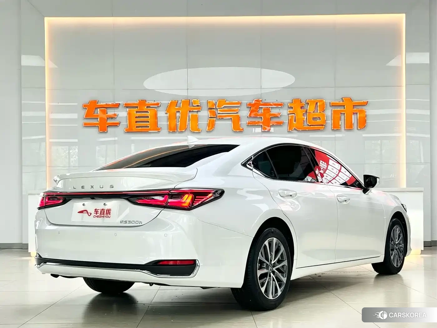 Lexus ES 2025 Белый из Китая