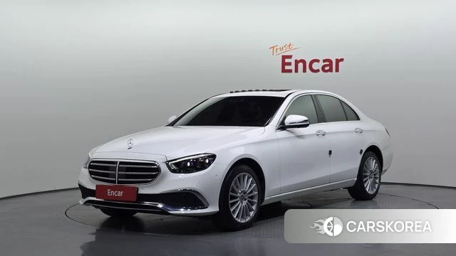 Mercedes-Benz E-Class W213 2021 Белый из Кореи