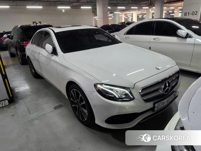 Mercedes-Benz E-Class W213 2019 Белый из Кореи