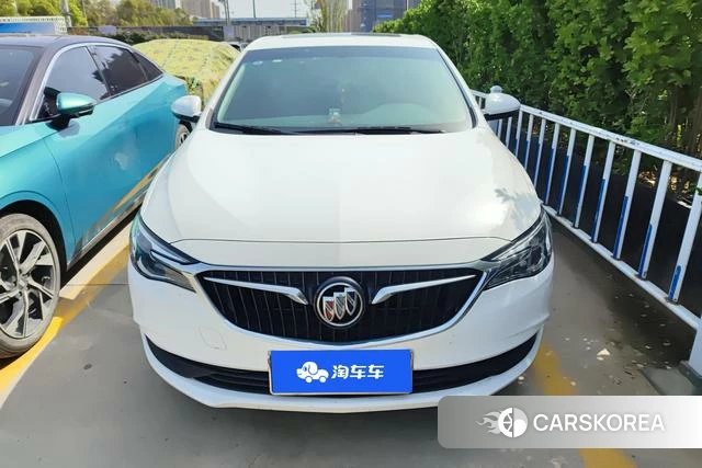 Buick Yinglang 2021 Белый из Китая