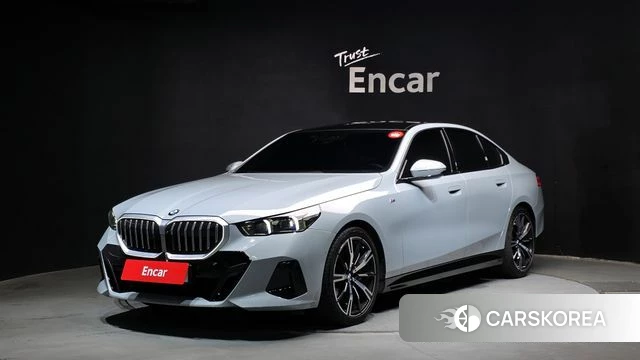 BMW 5 Series (G60) 2024 Цвет галактики из Кореи