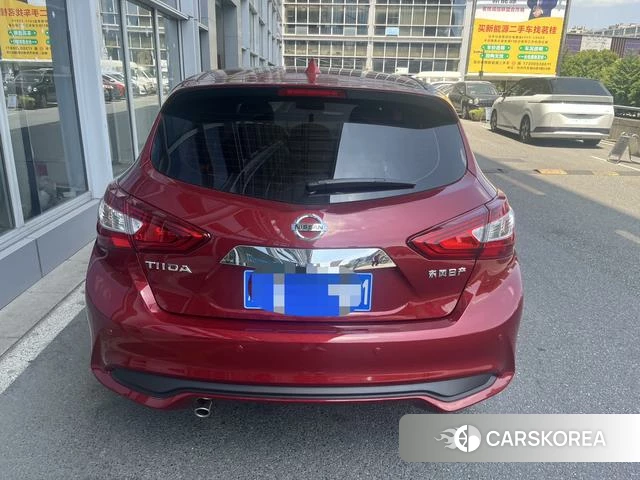 Nissan TIIDA 2025 Красный из Китая