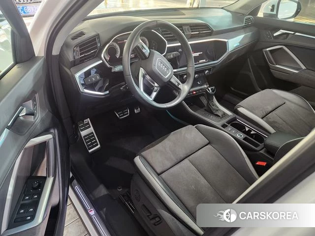 Audi Q3 2023 Белый из Китая