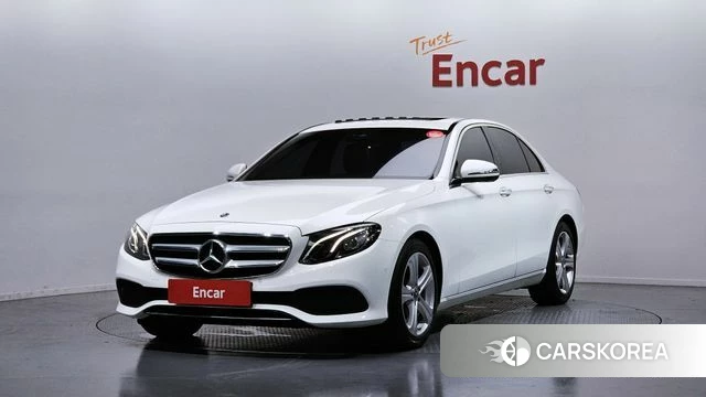 Mercedes-Benz E-Class W213 2018 Белый из Кореи