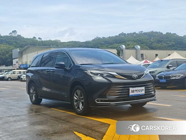 Toyota Saina 2025 Черный из Китая