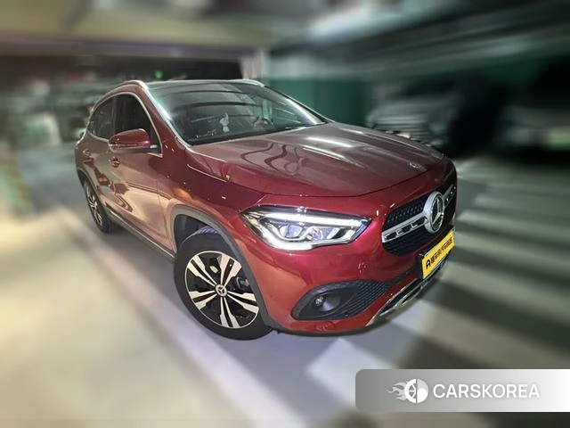 Mercedes-Benz GLA 2023 Красный из Китая