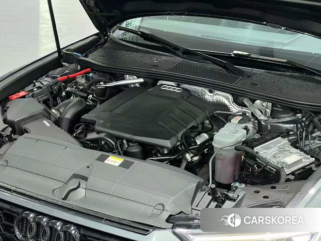 Audi A6L 2022 Темно-серый из Китая