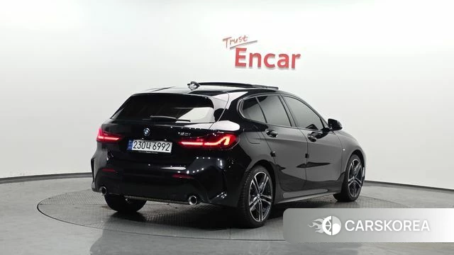 BMW 1 Series (F40) 2024 Черный из Кореи