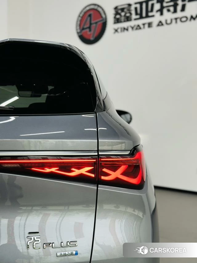 BYD Yuan PLUS 2025 Темно-серый из Китая