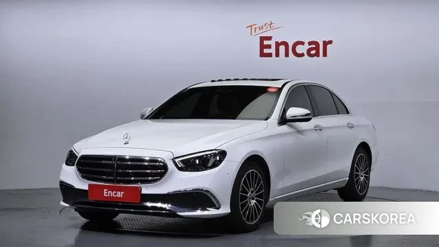 Mercedes-Benz E-Class W213 2022 Белый из Кореи