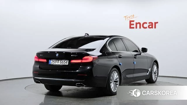 BMW 5 Series (G30) 2022 Черный из Кореи